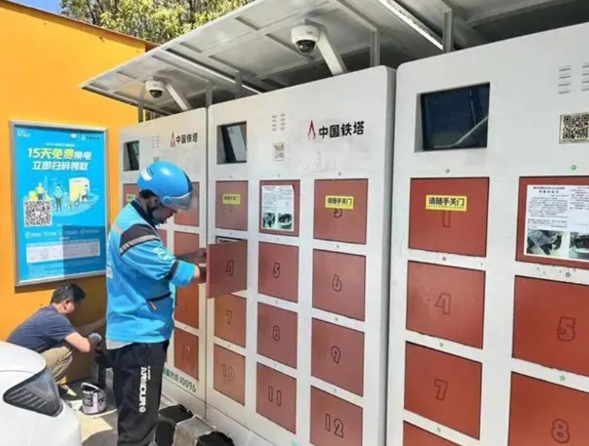 1分鐘讓外賣小哥隨時(shí)“滿電”，武漢兩萬(wàn)組鋰電池?fù)Q新“上崗”